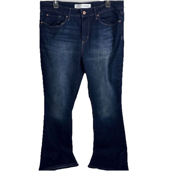 Signature By Levi Strauss Mid Rise Bootcut Women's Dark Wash Jeans Size 33x32EUC - Picture 1 of 12